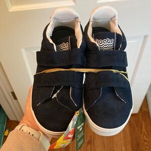 GOATS 10.5C Kids Navy Sneakers with Velcro Straps. NWT